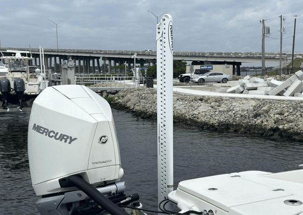 Boston Whaler 25 Dauntless image