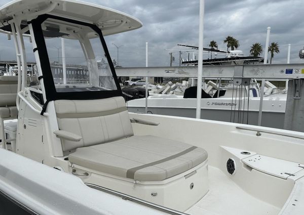 Boston Whaler 25 Dauntless image