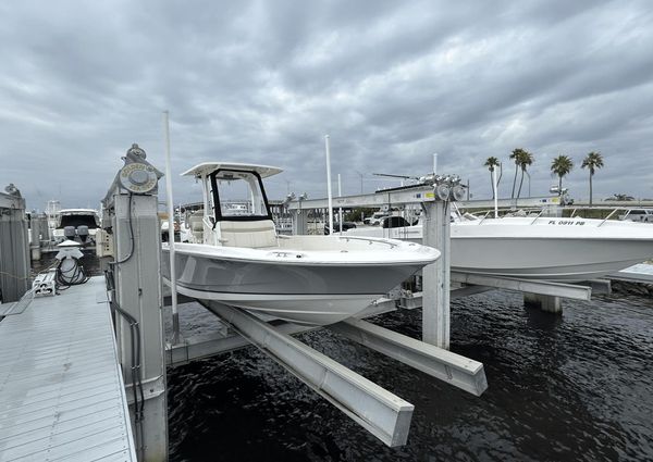 Boston Whaler 25 Dauntless image