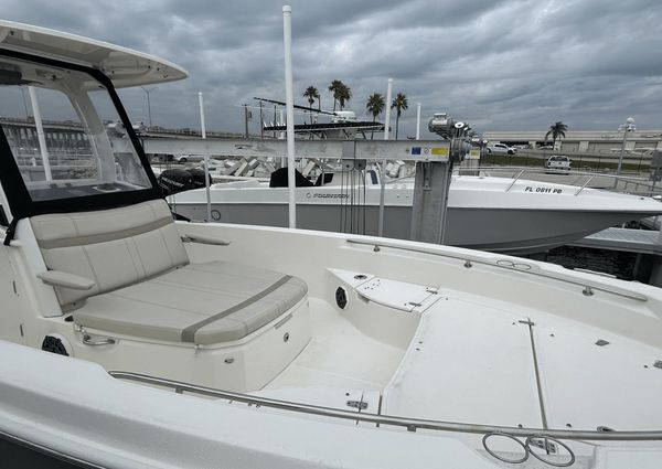 Boston Whaler 25 Dauntless image