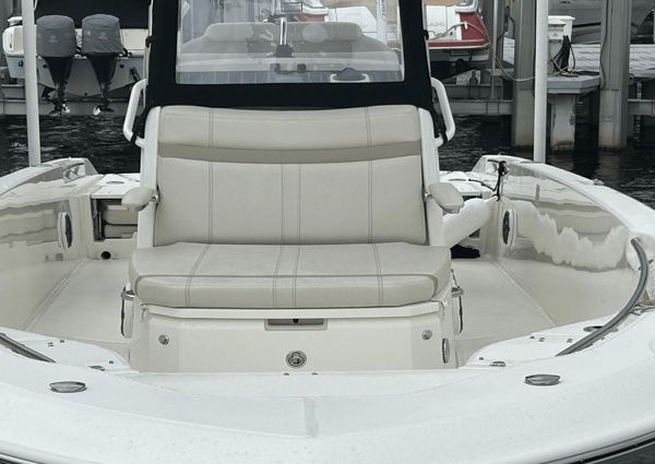 Boston Whaler 25 Dauntless image