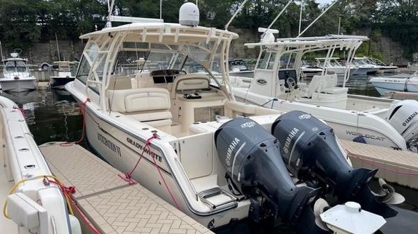 Grady-White Freedom 335