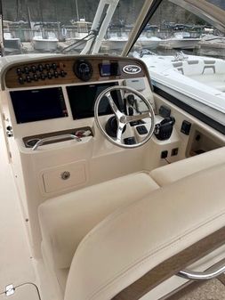 Grady-White Freedom 335 image