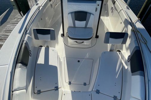 Robalo R272-CENTER-CONSOLE image