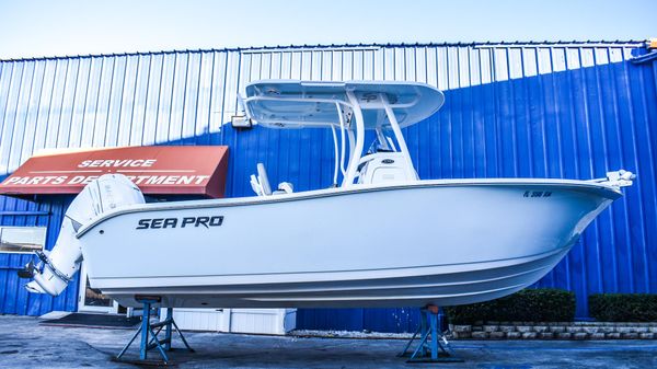 Sea Pro 239 Center Console 