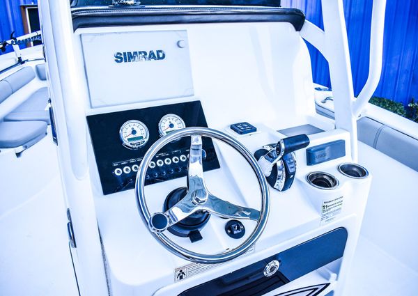 Sea-pro 239-CENTER-CONSOLE image