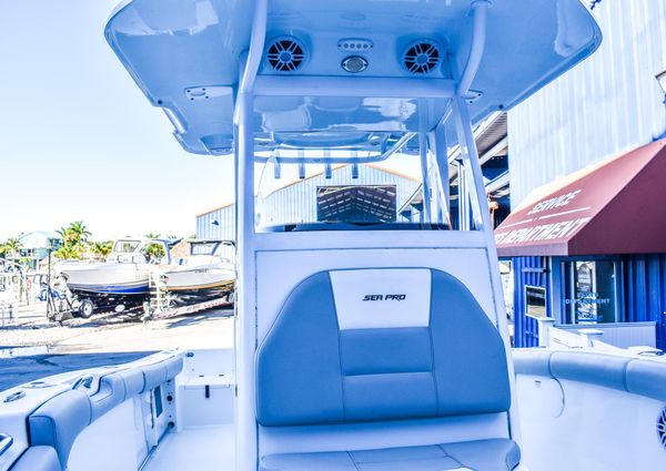 Sea-pro 239-CENTER-CONSOLE image