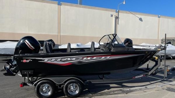 Tracker Targa V-18 WT