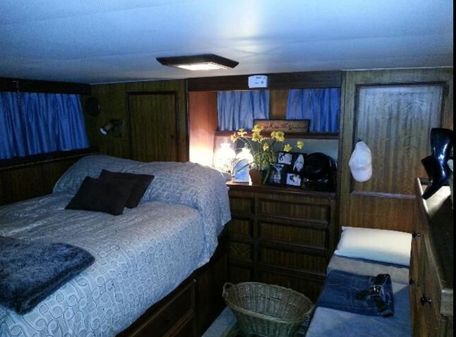 Hatteras Double Cabin Motoryacht image