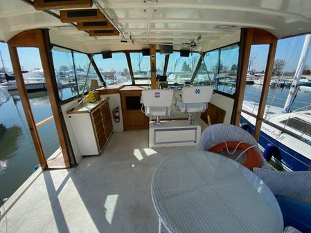 Hatteras Double Cabin Motoryacht image