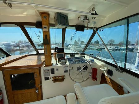 Hatteras Double Cabin Motoryacht image