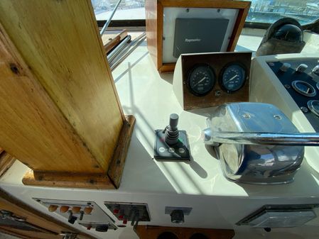 Hatteras Double Cabin Motoryacht image