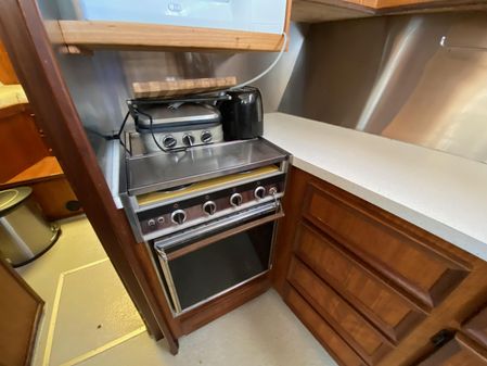 Hatteras Double Cabin Motoryacht image