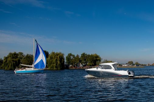 Beneteau Antares 8 image