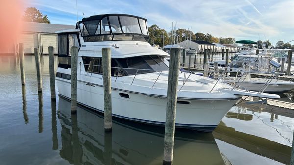 Carver 38 Aft Cabin 