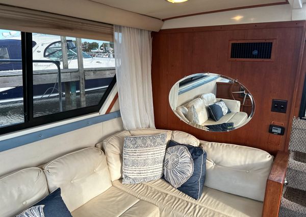 Carver 38-AFT-CABIN image