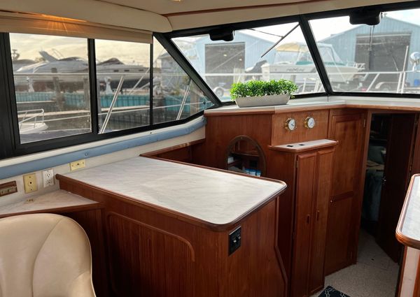 Carver 38-AFT-CABIN image