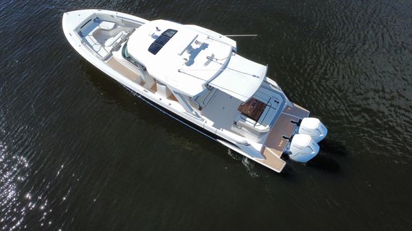 Tiara-yachts 43-LS image