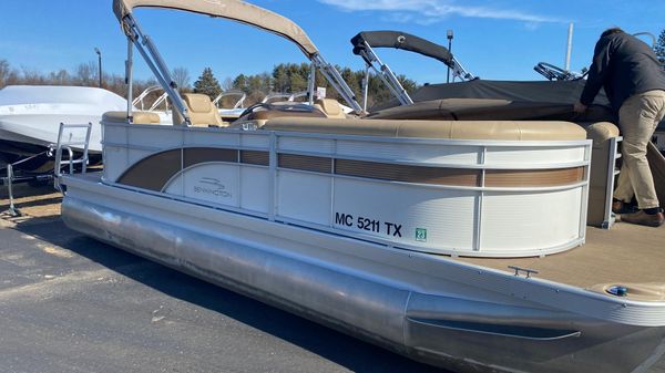 Bennington Pontoon
