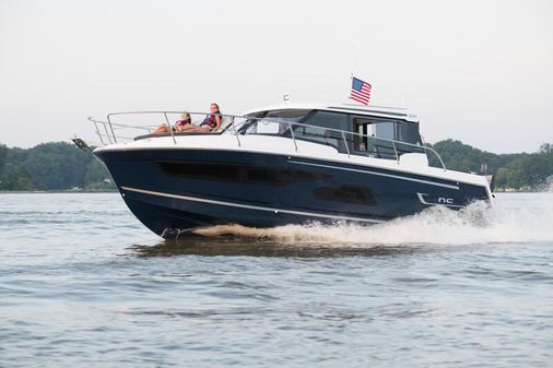 Jeanneau NC 1095 Weekender image