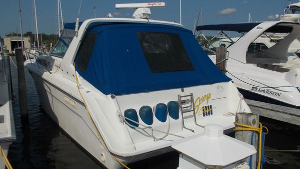 Sea Ray 370 Express Cruiser 