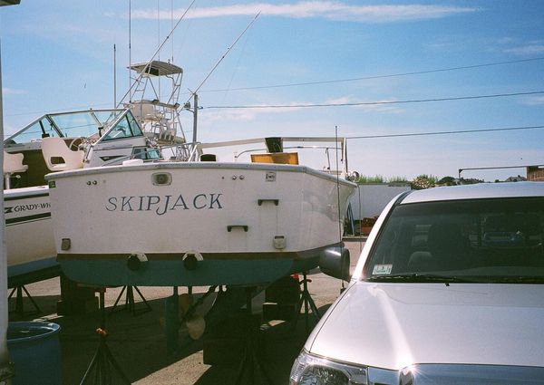 Tripp ANGLER-FLUSH-DECK-BASS-BOAT-WITH-SOFTTOP image