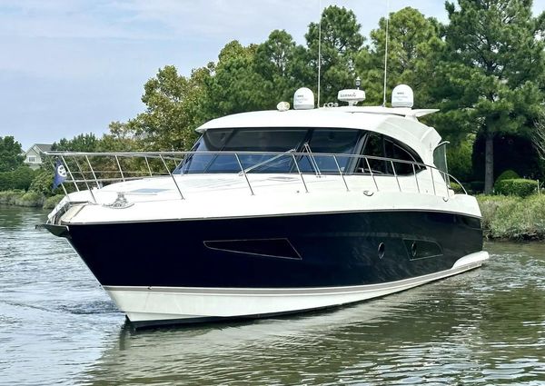 Riviera 5400 Sport Yacht image