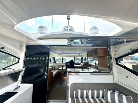 Riviera 5400 Sport Yacht image