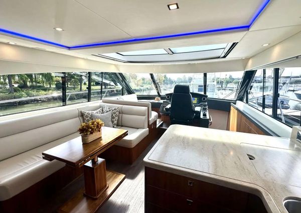 Riviera 5400 Sport Yacht image