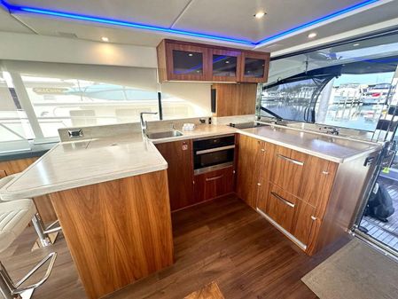 Riviera 5400 Sport Yacht image