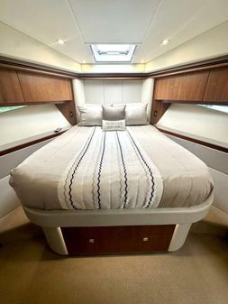 Riviera 5400 Sport Yacht image