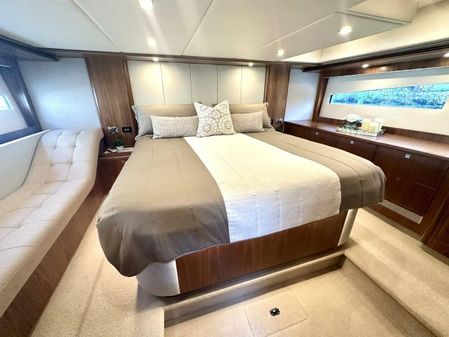 Riviera 5400 Sport Yacht image