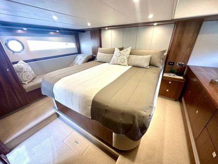 Riviera 5400 Sport Yacht image