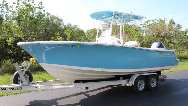 Sportsman Heritage 231 Center Console