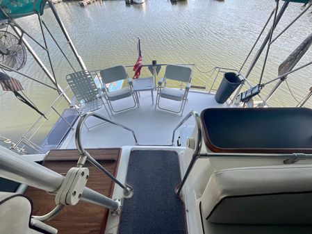 Carver 3607-AFT-CABIN-MOTORYACHT image