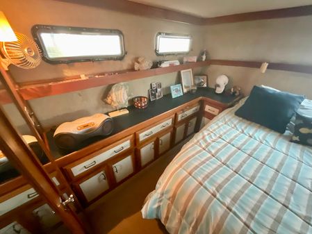 Carver 3607-AFT-CABIN-MOTORYACHT image