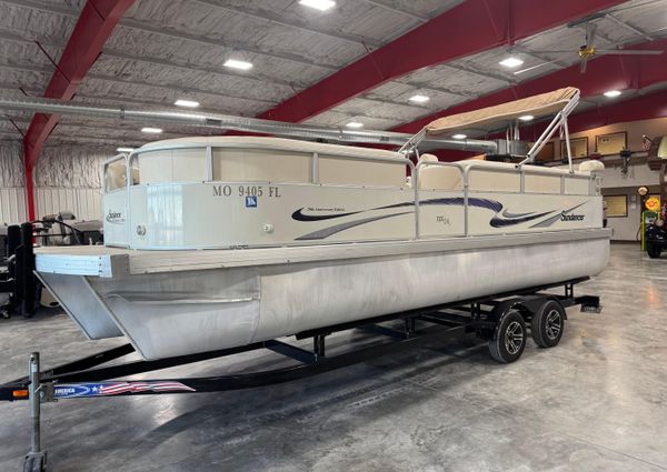 Sundancer-pontoons 243-TRITOON image