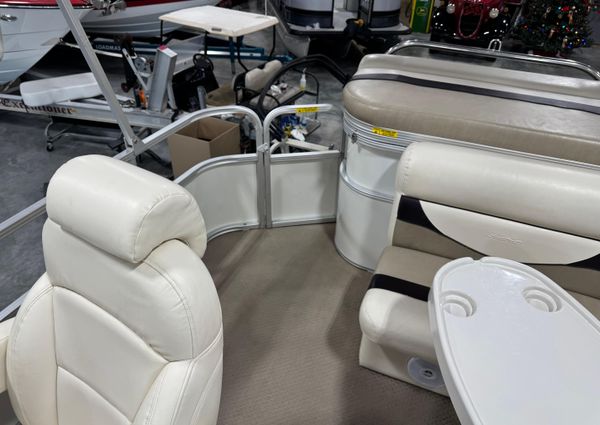 Sundancer-pontoons 243-TRITOON image