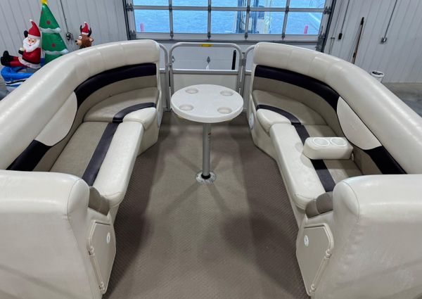 Sundancer-pontoons 243-TRITOON image