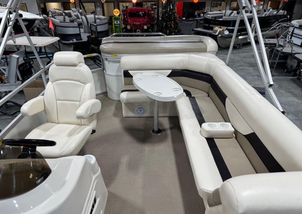 Sundancer-pontoons 243-TRITOON image