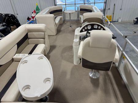 Sundancer-pontoons 243-TRITOON image