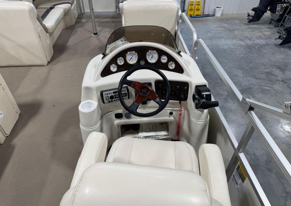 Sundancer-pontoons 243-TRITOON image