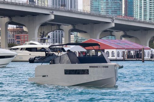 De Antonio Yachts D28 Cruiser image