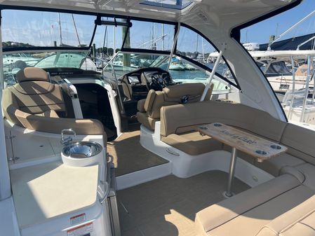 Cruisers Yachts 350 Express image