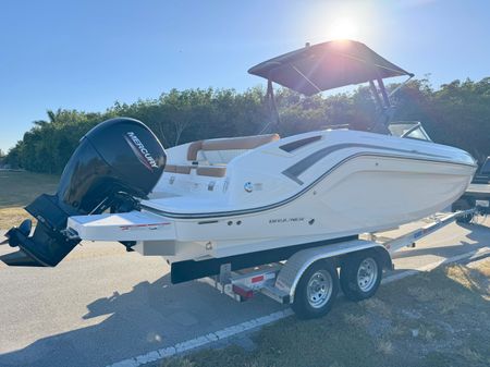 Bayliner DX2200 image