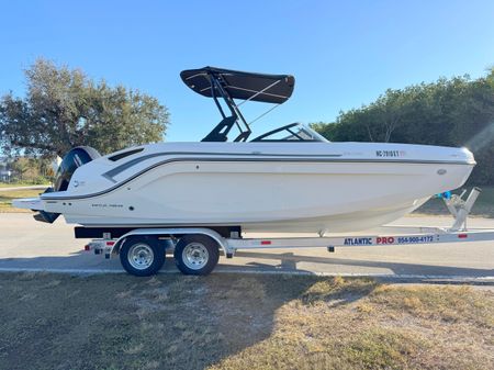 Bayliner DX2200 image