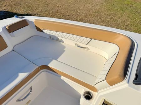 Bayliner DX2200 image