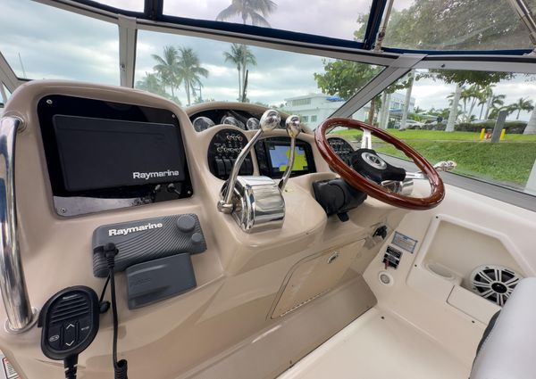 Sea Ray 340 Sundancer image