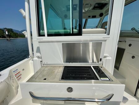 Boston Whaler 345 Conquest Pilothouse image