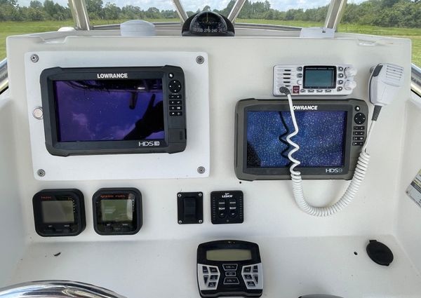 Pursuit 230-CENTER-CONSOLE image